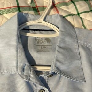 Mountain hardwear shirt